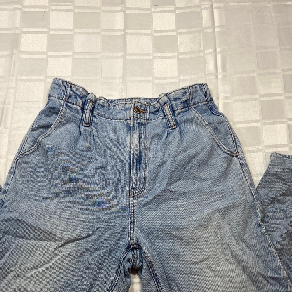 American Eagle Highest Rise denim Mom Jeans
